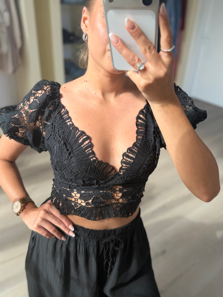 Čipkovaný top Bella Noir - čierny