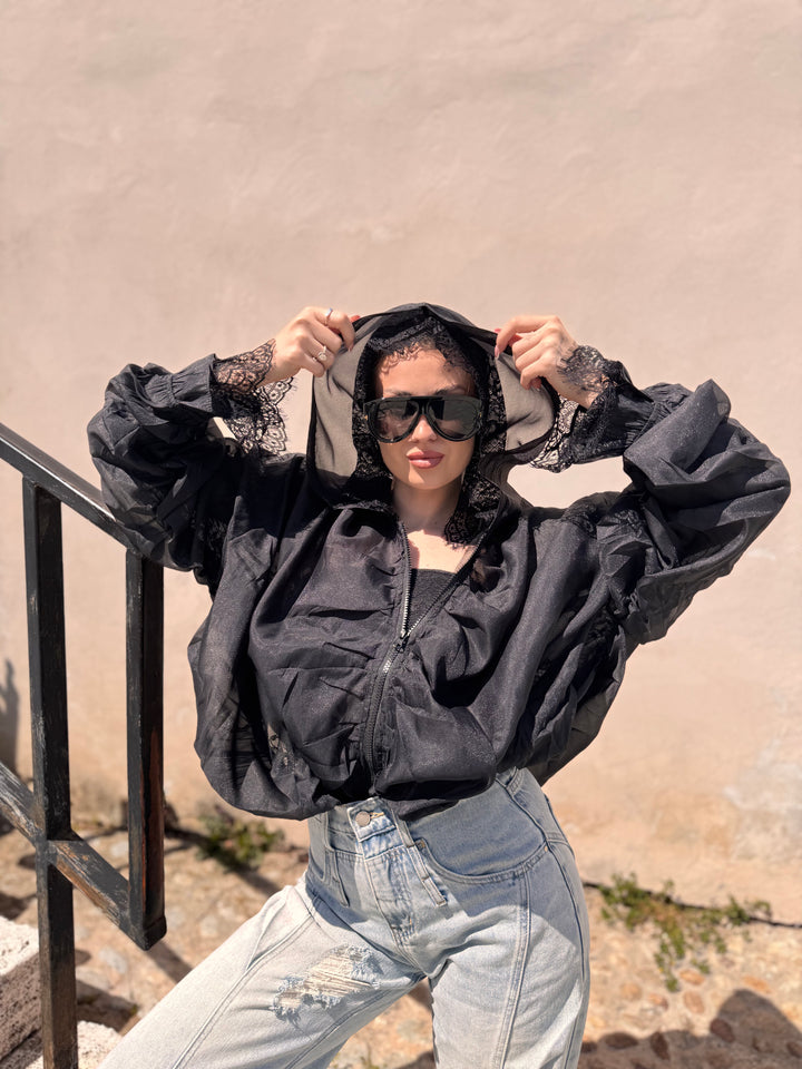 Oversize bunda s čipkou NOIR